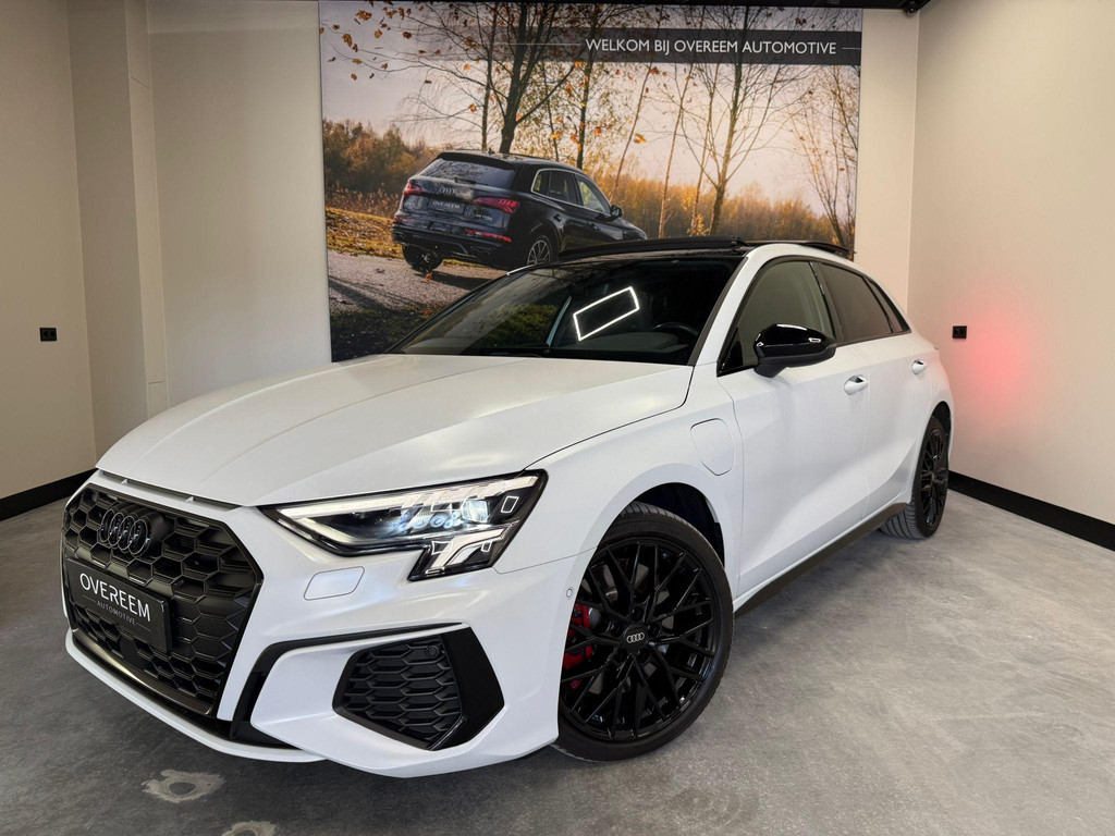 Audi A3 Sportback 45 TFSI e S edition Competition 245PK 53168750-0.jpg | Overeem Automotive